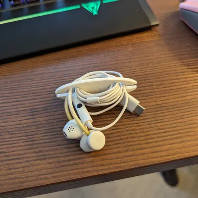 Giá đỡ cuộn dây tiện lợi cho không gian làm việc