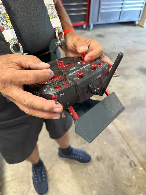 Khay phát sóng Radiomaster TX16S với tay cầm gập - Image 6