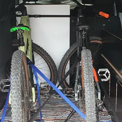 Giá đỡ xe đạp đơn giản cho ô tô với thanh thép 2mm