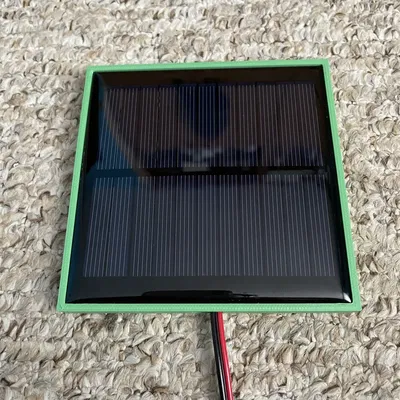 Hộp đựng và pin năng lượng mặt trời 95x95mm