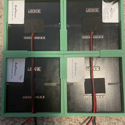 Hộp đựng và pin năng lượng mặt trời 95x95mm