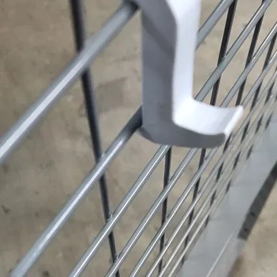 Móc treo tường bằng dây cho không gian công nghiệp