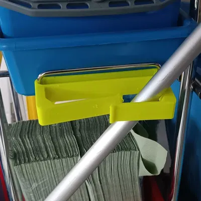 Giá đỡ chổi cho xe dọn dẹp