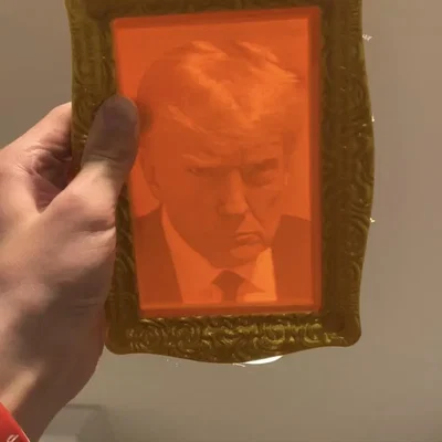 Chân dung Donald Trump in lithophane