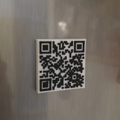 Nam châm tủ lạnh Rick Roll với mã QR độc đáo
