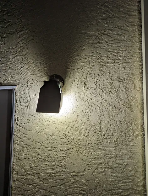 Mái che đèn ngoài trời gắn kẹp cho ánh sáng dịu hơn - Image 2