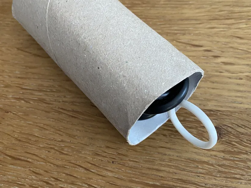 Quản lý cáp thông minh với cuộn giấy vệ sinh - Image 3