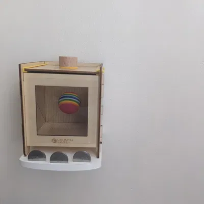 Mô hình trưng bày ngân hàng gương tháng 7 từ Crunch Labs