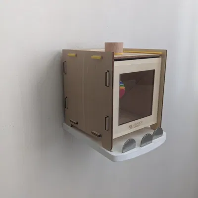 Mô hình trưng bày ngân hàng gương tháng 7 từ Crunch Labs