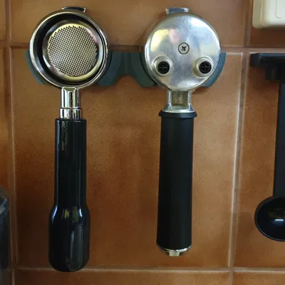 Giá đỡ gắn tường cho bộ lọc cà phê Delonghi Dedica 685