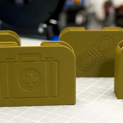 Bộ dụng cụ sinh tồn mini từ hộp Altoids