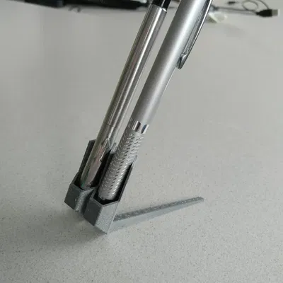 Giá đỡ bút đôi thiết kế đơn giản và nhẹ nhàng