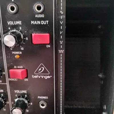 Mở rộng bảng điều khiển cho synth Behringer Model D