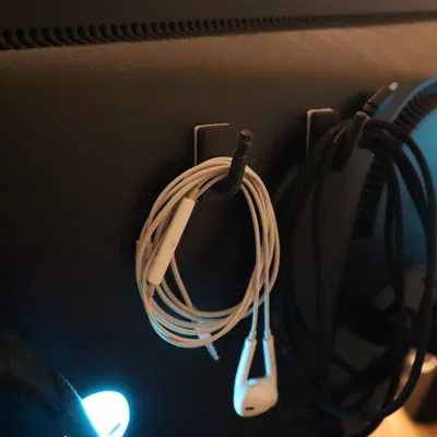 Móc treo dây cáp và vật dụng nhỏ cho văn phòng