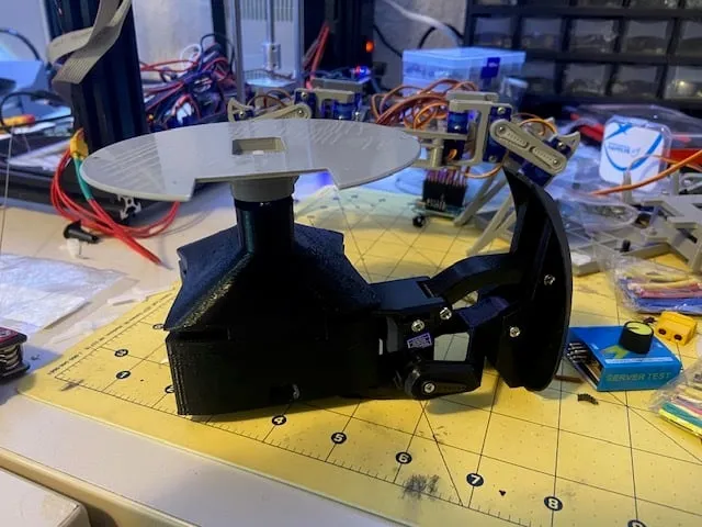 Mô hình đầu robot cho servo Tower Pro MG92B - Image 1