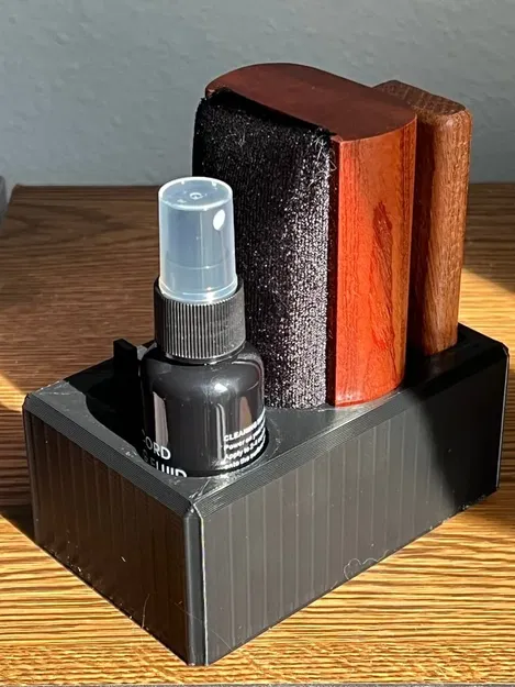 Giá đỡ bộ dụng cụ vệ sinh Vinyl Buddy - Image 1