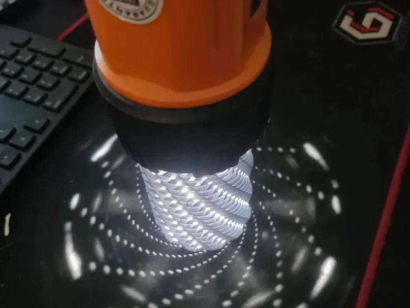 Bình hoa đựng bút sáng tạo từ Tinkercad - Image 1