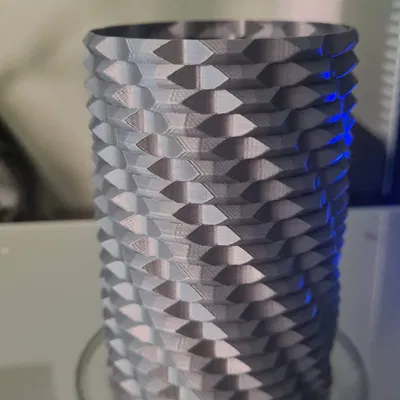 Bình hoa đựng bút sáng tạo từ Tinkercad