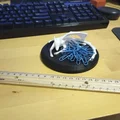Rồng giữ kẹp giấy dễ thương trên bàn làm việc - Thumbnail 1