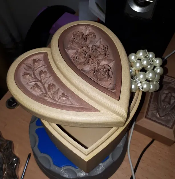 Hộp trang sức hình hoa hồng in bằng gỗ và đồng - Image 1