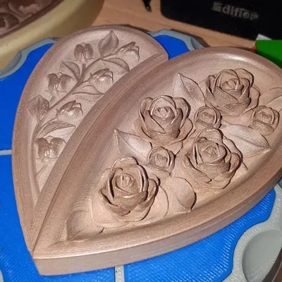 Hộp trang sức hình hoa hồng in bằng gỗ và đồng