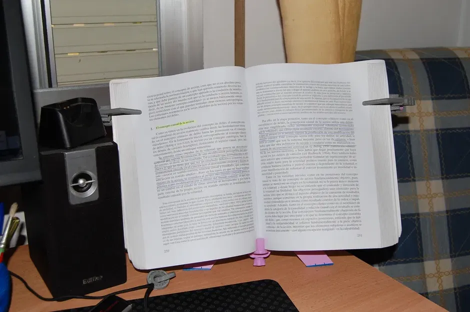 Giá đỡ sách A4 bằng vật liệu Filaflex chống trượt - Image 4