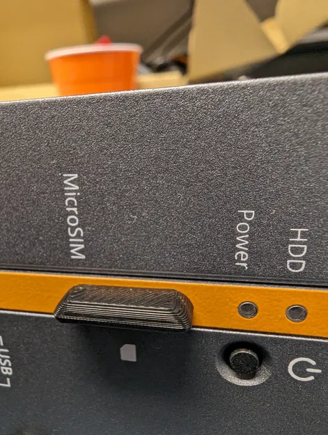 Nắp che khe cắm thẻ SIM Micro - Image 2