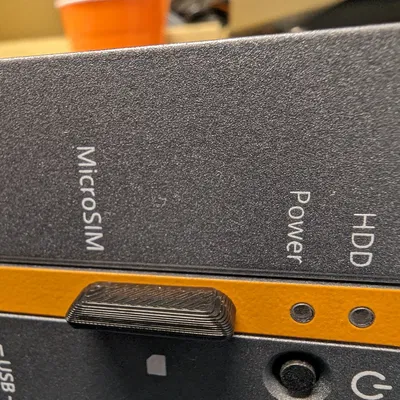 Nắp che khe cắm thẻ SIM Micro