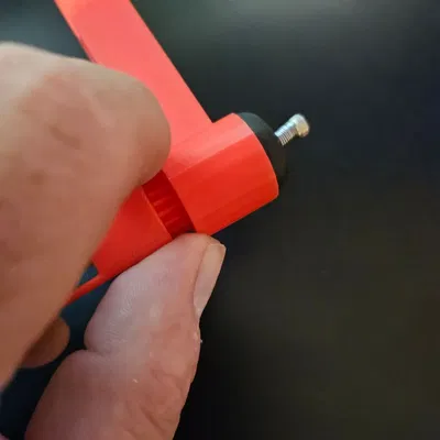 Cánh tay chính vuông có thể điều chỉnh và cánh tay dài