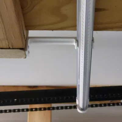 Giá đỡ lắp đặt đèn LED T8 góc 90 độ cho cửa hàng