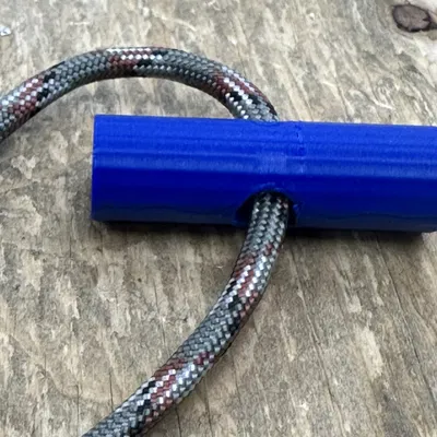 Công cụ khóa dây Paracord đơn giản cho việc cố định đồ vật