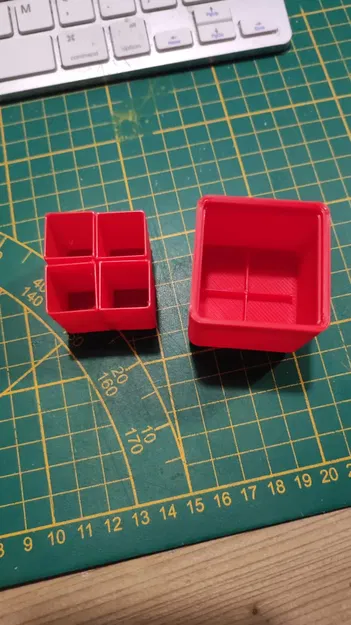 Thùng Gridfinity 1x1 với 4 thùng nhỏ bên trong - Image 1