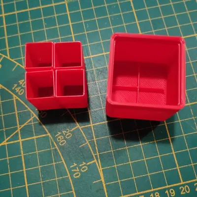 Thùng Gridfinity 1x1 với 4 thùng nhỏ bên trong