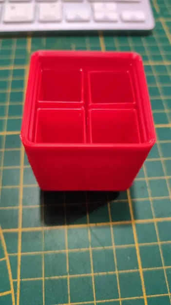 Thùng Gridfinity 1x1 với 4 thùng nhỏ bên trong - Image 2