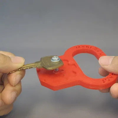 Công cụ xoay chìa khóa cho người khuyết tật vận động tay