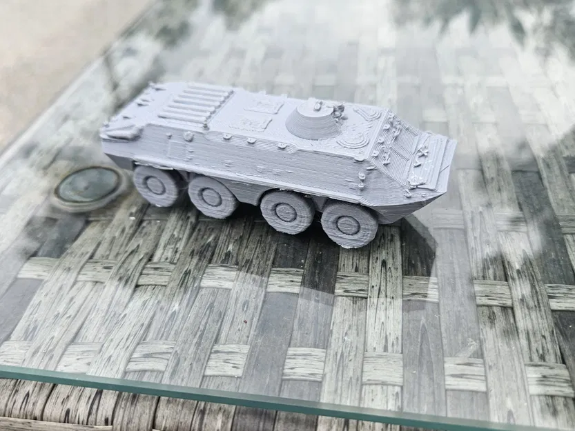 Xe bọc thép BTR trong Into the Radius - Image 1