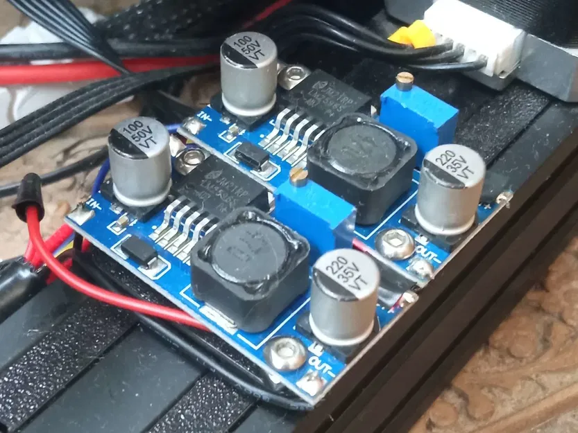 Giá đỡ bộ điều chỉnh điện áp LM2596 cho khung 20x20 - Image 1