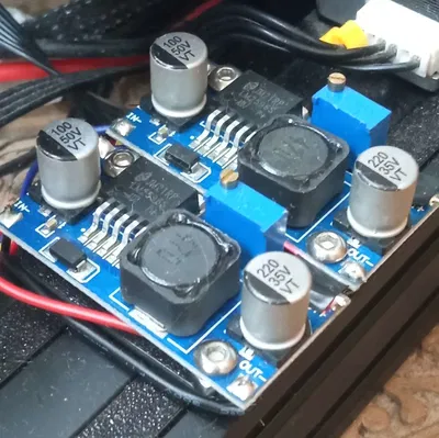 Giá đỡ bộ điều chỉnh điện áp LM2596 cho khung 20x20