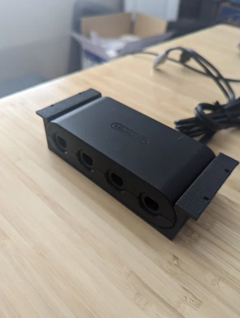 Giá đỡ bàn cho bộ chuyển đổi Gamecube WiiU - Image 1