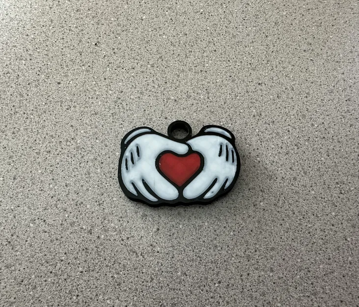 Móc khóa hình tay Mickey tạo hình trái tim - Image 1