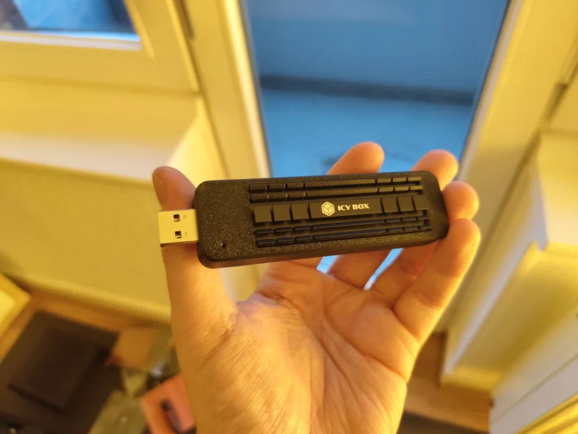 Vỏ đựng adapter USB M.2 cho SSD NVMe - Image 1