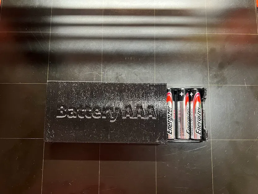 Hộp pin AAA nhỏ với ray trượt chứa 8 viên - Image 1