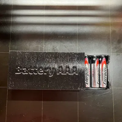 Hộp pin AAA nhỏ với ray trượt chứa 8 viên