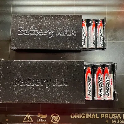 Hộp pin AAA nhỏ với ray trượt chứa 8 viên