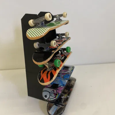 Giá đỡ mini skate tiện lợi cho không gian nhỏ