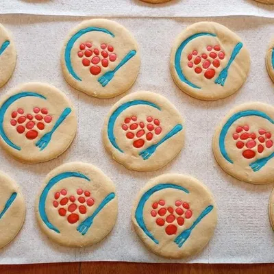 Cắt bánh quy hình logo ngân hàng thực phẩm