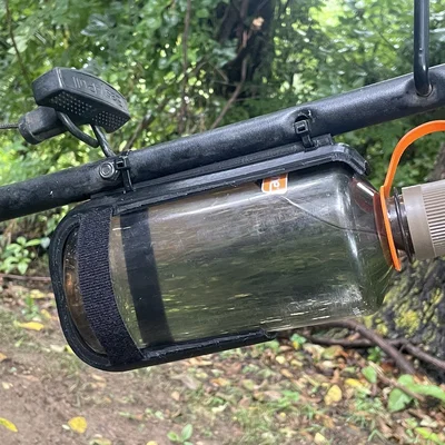Giá đỡ chai Nalgene cho máy cắt cỏ và xe đạp