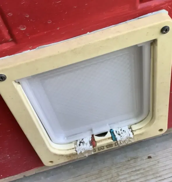 Cửa cho mèo nhỏ thay thế cho chó cưng - Image 2