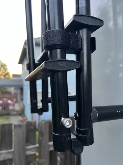 Bản lề thang gập RV cho việc lưu trữ tốt hơn trên xe cắm trại - Image 1