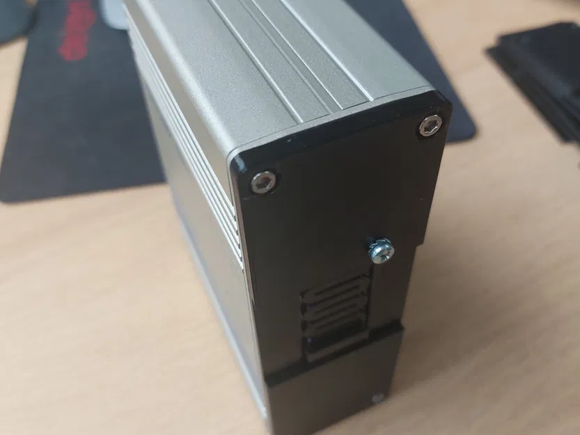 Bộ chuyển đổi DIN cho công tắc Teltonika TSW210 - Image 1